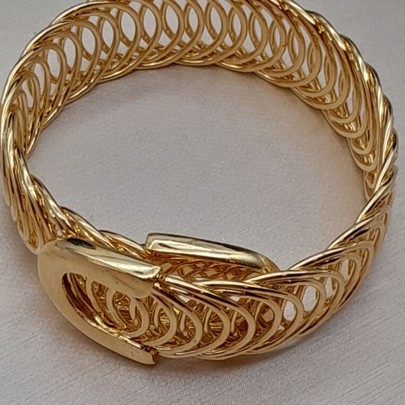 MODA AL MASSIMO 18K YELLOW GOLD OVER BRONZE CURB BANGLE BRACELET, SIZE 8. - Picture 4 of 5